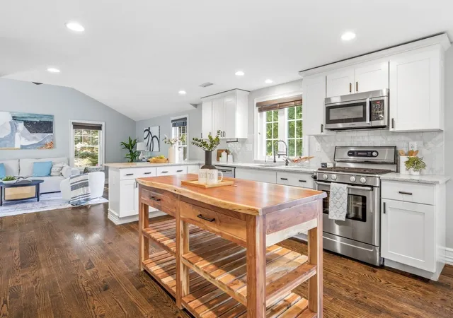 Photo 3 of Sale Pending at 74 Pearl St, Woburn, MA 01801 | MLS# 73572850 | Listing updated on 2026-09-16