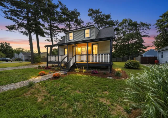 Photo 1 of Sale Pending at 31 Chippewa Dr, Buzzards Bay, MA 02532 | MLS# 73571818 | Listing updated on 2026-10-21