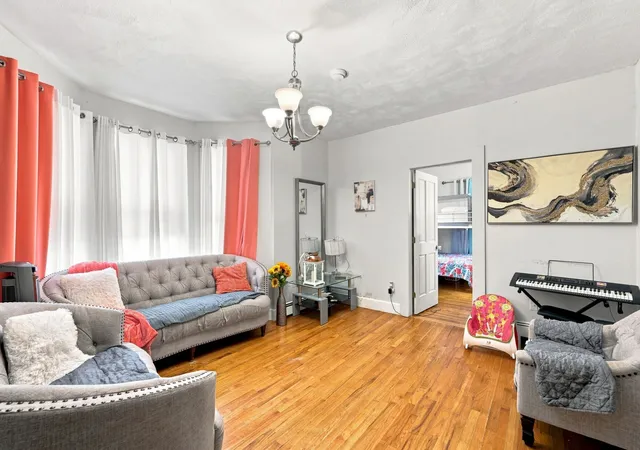 Photo 4 of House for sale at 427 Broadway, Lynn, MA 01904 | MLS# 73574025 | Listing updated on 2026-10-07