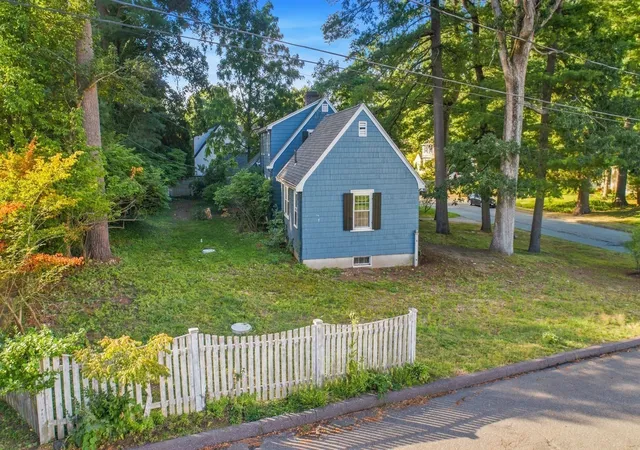 Photo 2 of Sale Pending at 11 Homestead Rd, Lynnfield, MA 01940 | MLS# 73574318 | Listing updated on 2026-09-29