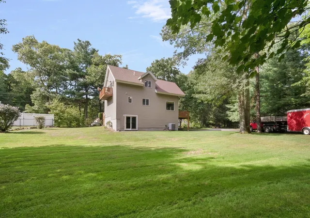 Photo 4 of Sale Pending at 121 Walker St, Seekonk, MA 02771 | MLS# 73572351 | Listing updated on 2026-09-24
