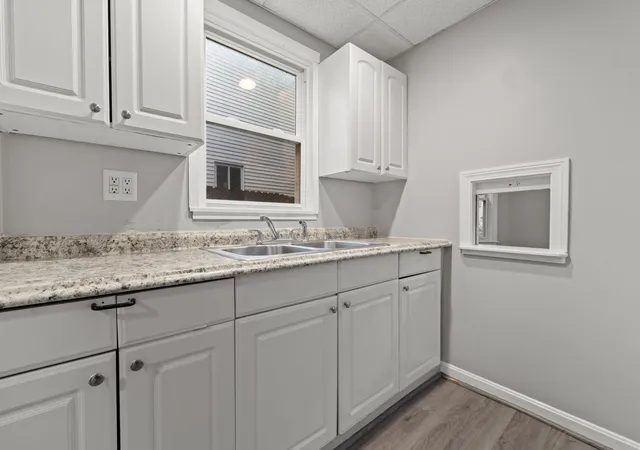 Listing Photo 4 - Condo for sale in building located at 99 Laurel Ave, Haverhill, MA 01835