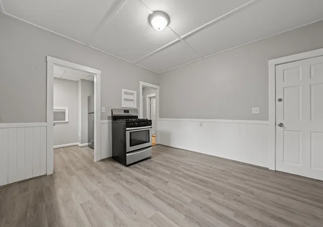 Listing Photo 5 - Condo for sale in building located at 99 Laurel Ave, Haverhill, MA 01835