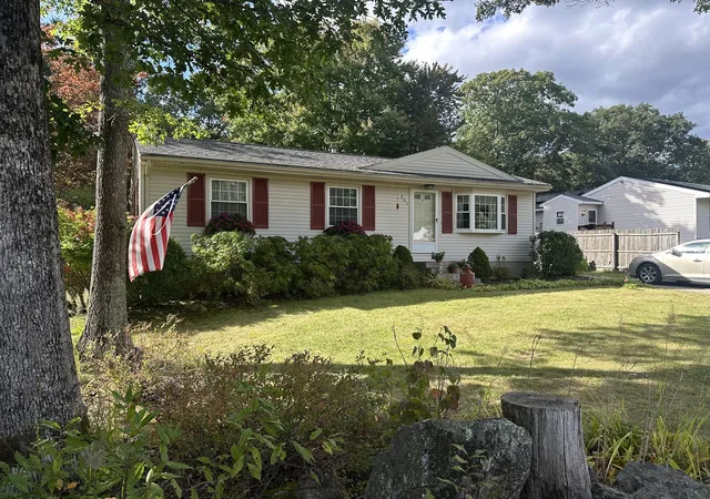 Photo 3 of Sale Pending at 203 New Boston Rd, Sturbridge, MA 01566 | MLS# 73582242 | Listing updated on 2026-10-14