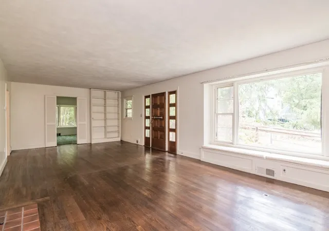Photo 3 of Sale Pending at 136 Lincoln Ave, Amherst, MA 01002 | MLS# 73576667 | Listing updated on 2026-10-08