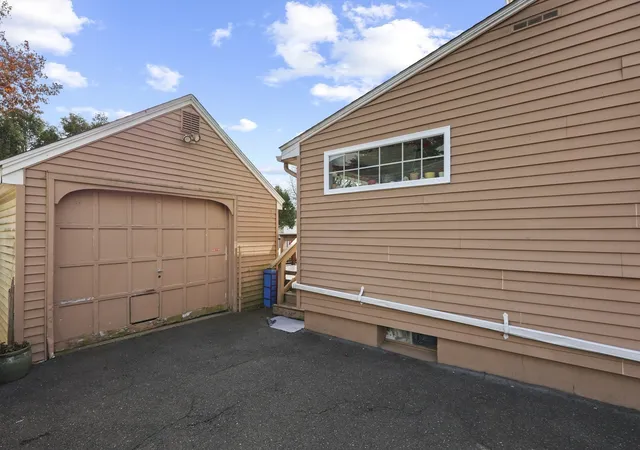 Photo 3 of Single family home for sale at 83 Oklahoma St, Springfield, MA 01104 | MLS# 73570864 | Listing updated on 2026-09-05