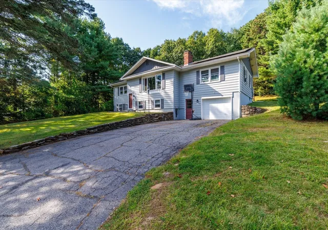 Photo 2 of Single family home for sale at 6 Hadley Path, West Brookfield, MA 01585 | MLS# 73581785 | Listing updated on 2026-10-15