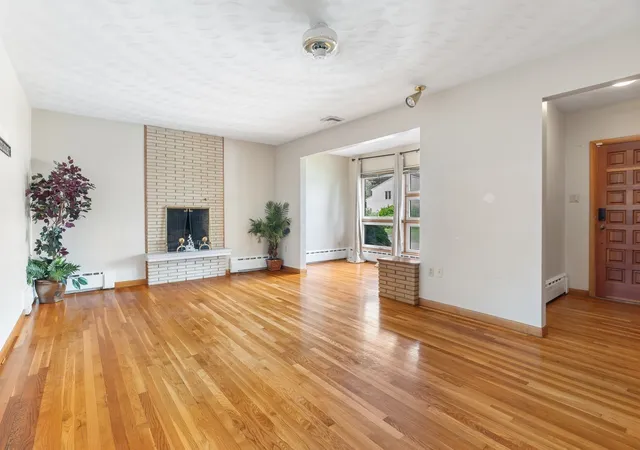 Photo 3 of Single family home for sale at 42 Marlboro St, Worcester, MA 01604 | MLS# 73585347 | Listing updated on 2026-10-05