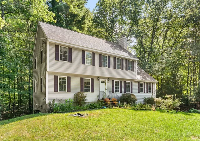 Photo 3 of Single family home for sale at 245 Hampstead St, Methuen, MA 01844 | MLS# 73575972 | Listing updated on 2026-09-15