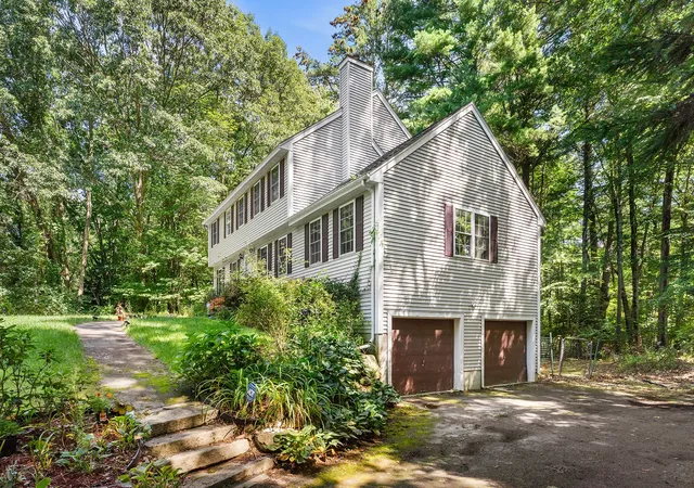 Photo 4 of Single family home for sale at 245 Hampstead St, Methuen, MA 01844 | MLS# 73575972 | Listing updated on 2026-09-15