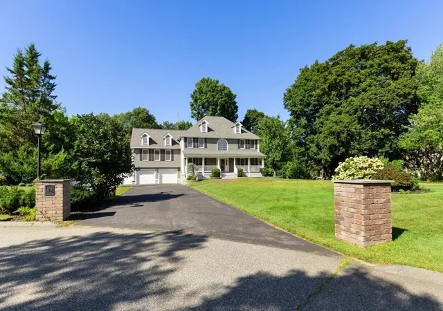 Photo 2 of Single family home for sale at 5 Green Meadow Dr, Lynnfield, MA 01940 | MLS# 73572638 | Listing updated on 2026-09-11
