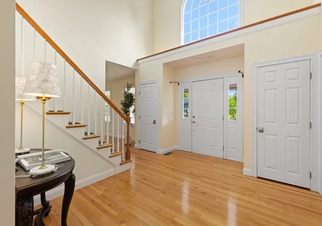 Photo 4 of Single family home for sale at 5 Green Meadow Dr, Lynnfield, MA 01940 | MLS# 73572638 | Listing updated on 2026-09-11