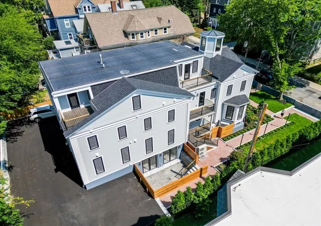 Photo 2 of Condo for sale at 305 Chestnut Ave #5, Jamaica Plain, MA 02130 | MLS# 73570964 | Listing updated on 2026-09-11