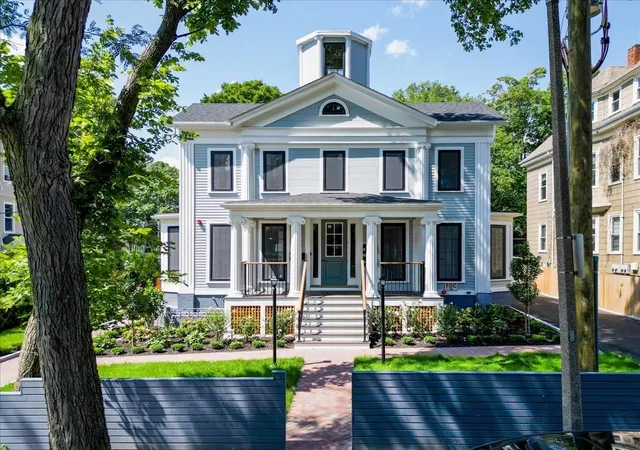 Photo 3 of Condo for sale at 305 Chestnut Ave #5, Jamaica Plain, MA 02130 | MLS# 73570964 | Listing updated on 2026-09-11