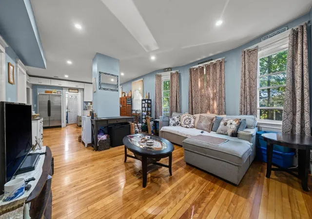 Listing Photo 4 - Condo for sale in building located at 64 Francis St, Worcester, MA 01606