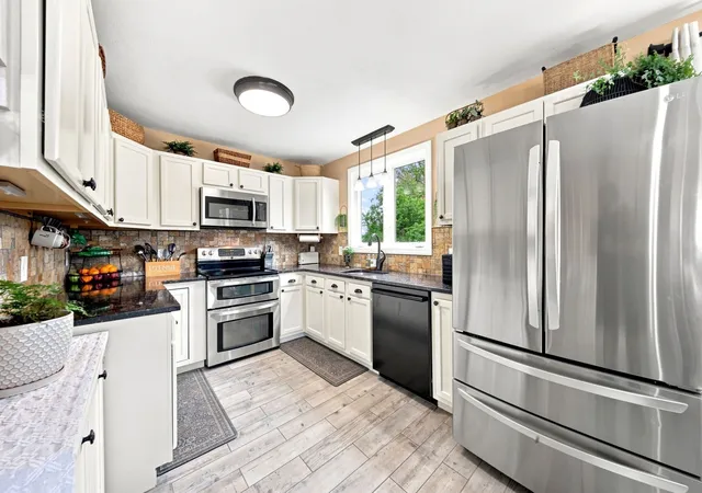Listing Photo 4 - Condo for sale in building located at 31 Ayer St, Haverhill, MA 01832 - Unit #31
