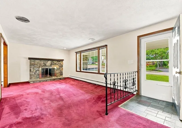 Photo 3 of Sale Pending at 532 Union St, Franklin, MA 02038 | MLS# 73570447 | Listing updated on 2026-09-08