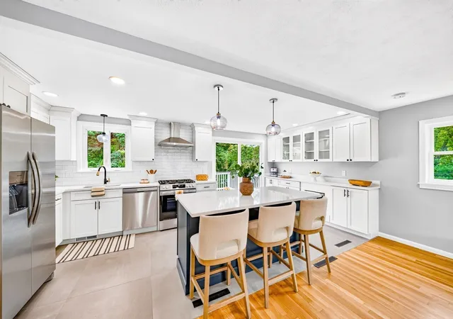 Photo 3 of Single family home for sale at 9 Valerie Ave, Billerica, MA 01821 | MLS# 73572225 | Listing updated on 2026-09-15