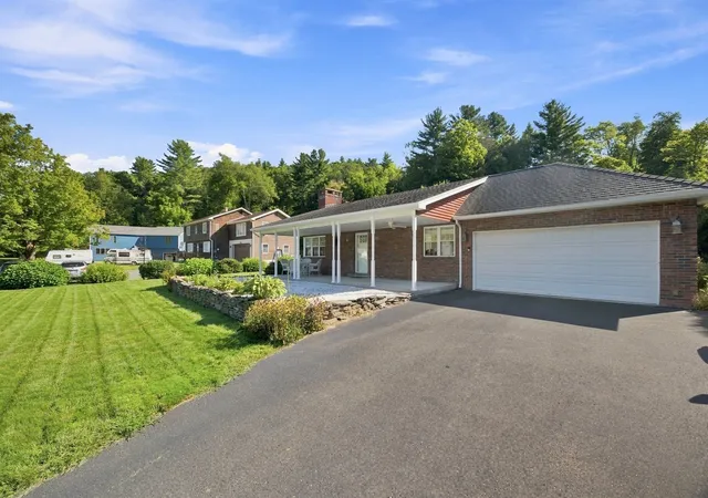 Photo 3 of Single family home for sale at 146 Huntington Rd, Russell, MA 01071 | MLS# 73574765 | Listing updated on 2026-09-13
