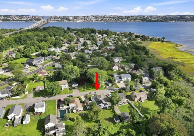 Photo 4 of Single family home for sale at 47 Perkins St, Somerset, MA 02725 | MLS# 73573541 | Listing updated on 2026-09-30