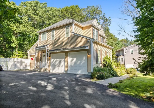 Photo 3 of Single family home for sale at 60 Shufelt Rd, South Walpole, MA 02071 | MLS# 73573343 | Listing updated on 2026-09-12