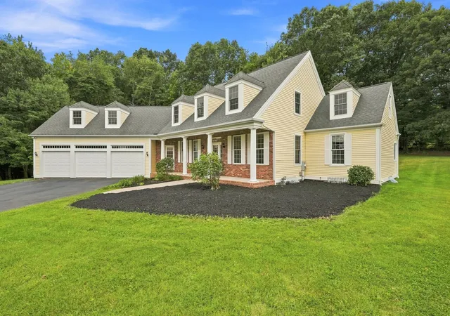 Photo 3 of Single family home for sale at 70 Appaloosa Ln, West Springfield, MA 01089 | MLS# 73576229 | Listing updated on 2026-09-16