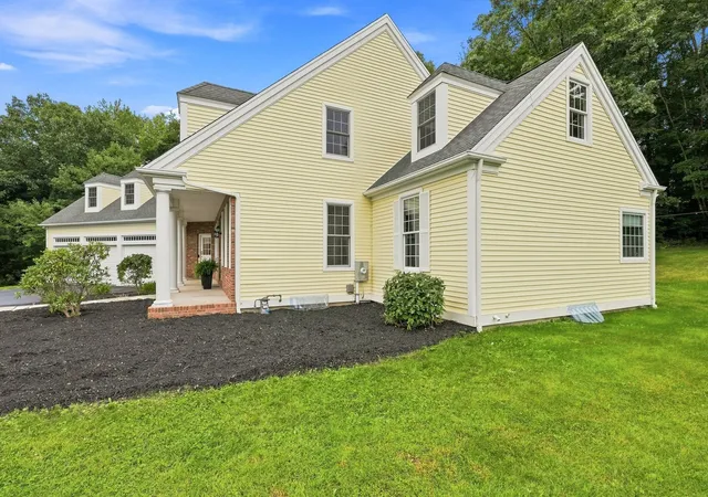 Photo 4 of Single family home for sale at 70 Appaloosa Ln, West Springfield, MA 01089 | MLS# 73576229 | Listing updated on 2026-10-28