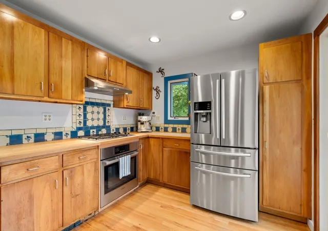 Photo 3 of Sale Pending at 63 Massasoit St, Northampton, MA 01060 | MLS# 73572734 | Listing updated on 2026-09-30