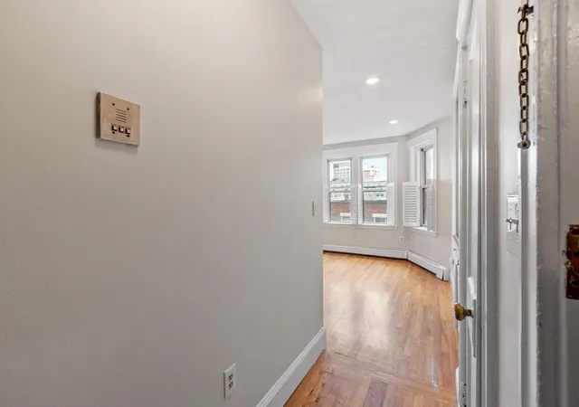 Photo 3 of Condo for sale at 451 Park Dr #4D, Boston, MA 02215 | MLS# 73581901 | Listing updated on 2026-10-18