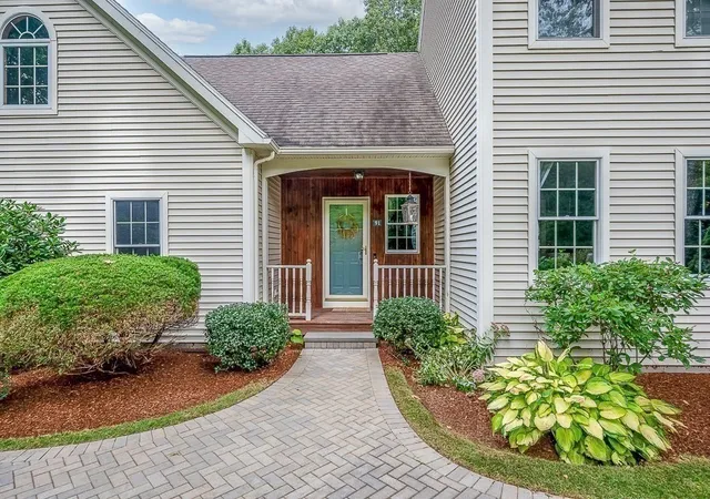 Photo 2 of Single family home for sale at 91 Hartness Rd, Sutton, MA 01590 | MLS# 73580129 | Listing updated on 2026-10-12