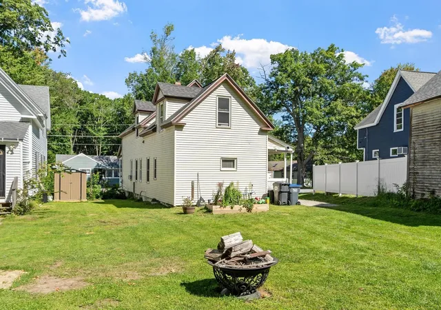 Photo 3 of Single family home for sale at 374 Front St, Winchendon, MA 01475 | MLS# 73571805 | Listing updated on 2026-09-07