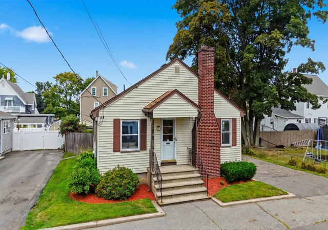 Photo 2 of Single family home for sale at 3 Carlton St, Peabody, MA 01960 | MLS# 73574676 | Listing updated on 2026-09-20