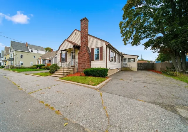 Photo 4 of Single family home for sale at 3 Carlton St, Peabody, MA 01960 | MLS# 73574676 | Listing updated on 2026-09-21