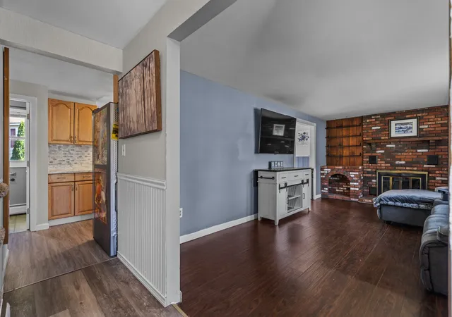 Photo 3 of Single family home for sale at 105 Freda Ln, Lowell, MA 01854 | MLS# 73587729 | Listing updated on 2026-10-11