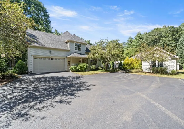 Photo 3 of Single family home for sale at 144 Stone Rd, East Brookfield, MA 01515 | MLS# 73578340 | Listing updated on 2026-10-12