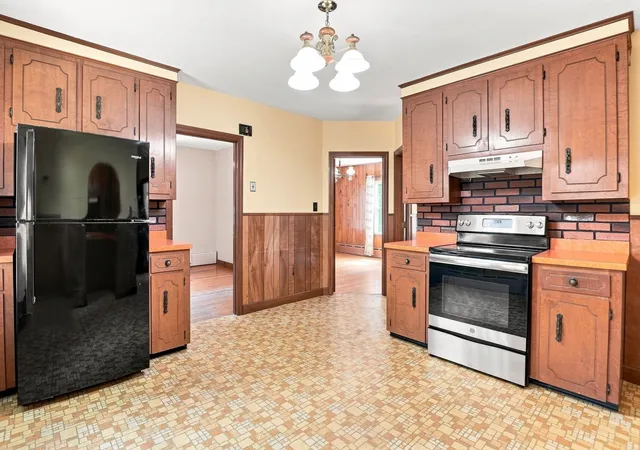 Photo 3 of Single family home for sale at 28 Eastern Ave, Webster, MA 01570 | MLS# 73576024 | Listing updated on 2026-09-15