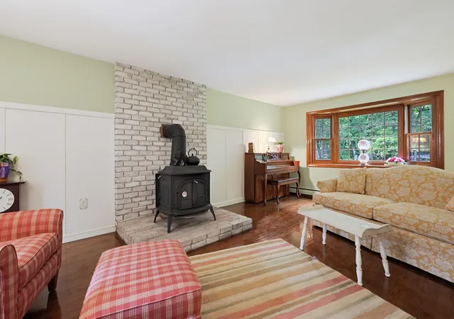 Photo 4 of Single family home for sale at 245 Albee Rd, Uxbridge, MA 01569 | MLS# 73575472 | Listing updated on 2026-09-14