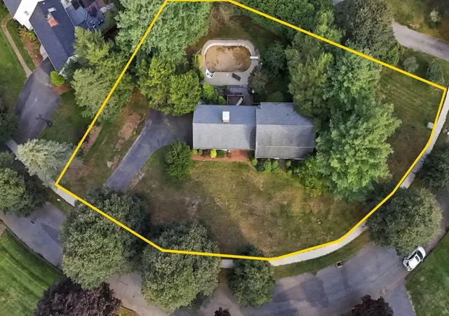 Photo 3 of Sale Pending at 81 Coventry Ln, Longmeadow, MA 01106 | MLS# 73580534 | Listing updated on 2026-09-29