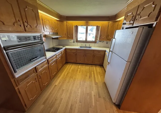 Photo 3 of Single family home for sale at 50 Van Horn St, Chicopee, MA 01013 | MLS# 73582316 | Listing updated on 2026-10-27