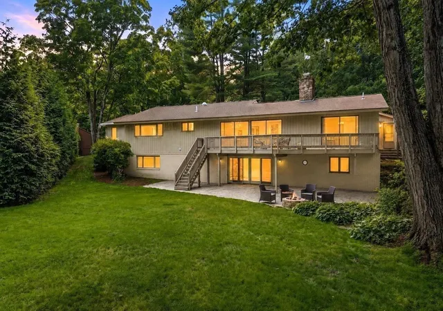 Photo 3 of Single family home for sale at 90 Aylesbury Rd, Worcester, MA 01609 | MLS# 73573666 | Listing updated on 2026-09-15