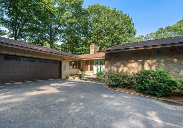 Photo 3 of Single family home for sale at 90 Aylesbury Rd, Worcester, MA 01609 | MLS# 73573666 | Listing updated on 2026-09-15
