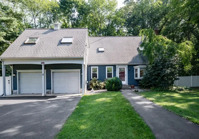 Single family home for sale at 175 Oak St, Franklin, MA 02038 | MLS# 73574506