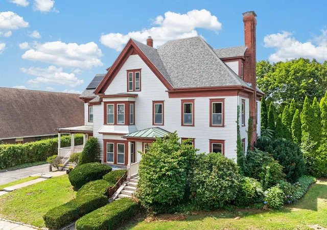 Photo 3 of Single family home for sale at 141 Chestnut St, Gardner, MA 01440 | MLS# 73573120 | Listing updated on 2026-09-22