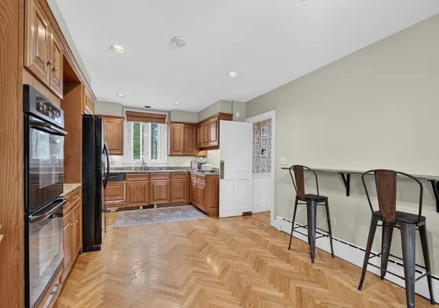 Photo 4 of Single family home for sale at 141 Chestnut St, Gardner, MA 01440 | MLS# 73573120 | Listing updated on 2026-09-22