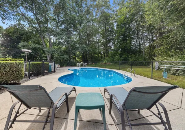 Photo 3 of Single family home for sale at 4 Blueberry Ln, Norfolk, MA 02056 | MLS# 73575876 | Listing updated on 2026-09-15