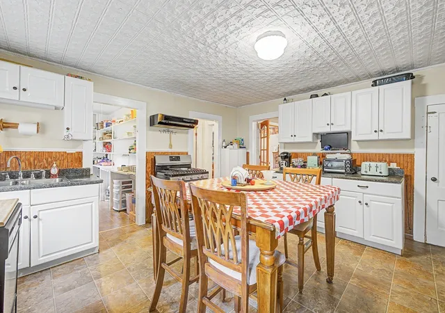 Photo 2 of Single family home for sale at 21 Williams St, Ware, MA 01082 | MLS# 73589057 | Listing updated on 2026-10-13