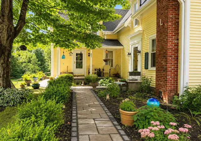 Photo 1 of Single family home for sale at 437 High St, Hanson, MA 02341 | MLS# 73571798 | Listing updated on 2026-09-25