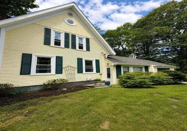 Photo 4 of Single family home for sale at 437 High St, Hanson, MA 02341 | MLS# 73571798 | Listing updated on 2026-09-25