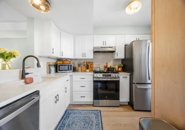 Photo 3 of Condo for sale at 805 Brookline Way #805, Rockland, MA 02370 | MLS# 73574536 | Listing updated on 2026-10-02