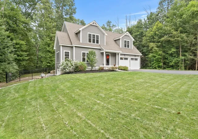 Photo 2 of Sale Pending at 800 Johnson St, North Andover, MA 01845 | MLS# 73575223 | Listing updated on 2026-09-14